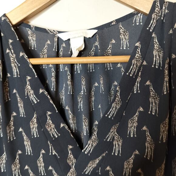 H&M Giraffe Print Top Short Sleeve V Neck Blouse - Picture 6 of 9